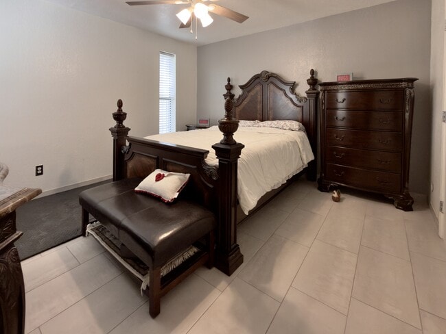 Building Photo - 15000 Ashford St