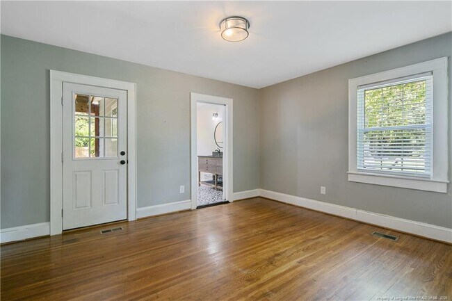 Building Photo - 209 N Churchill Dr