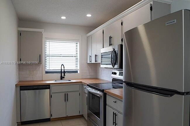 Building Photo - 5080 Sanctuary Way