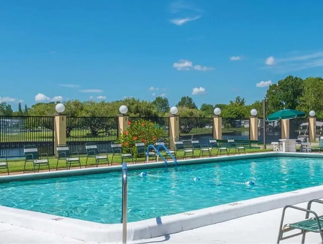 Building Photo - Cozy 1 bedroom in 55+ Resort Style Community