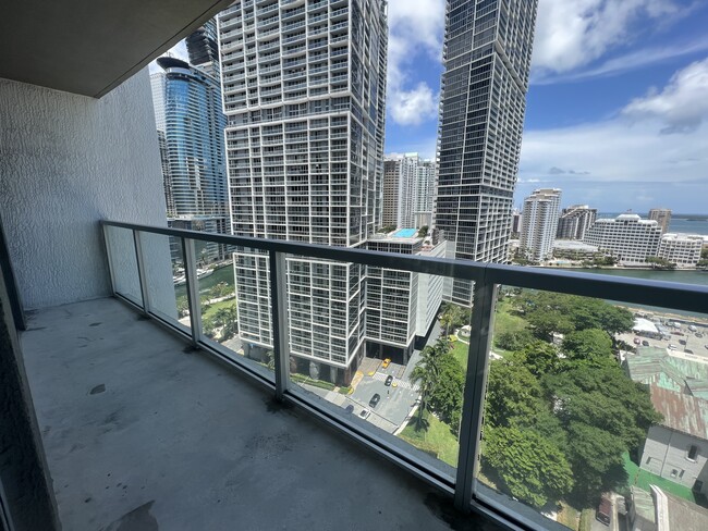 Building Photo - 500 Brickell Ave