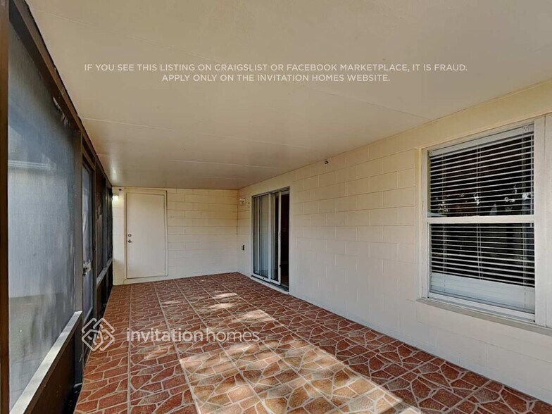 Building Photo - 1130 St Tropez Ct