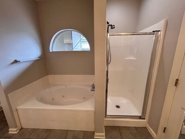 Building Photo - GREAT 3BR HOME IN LSU AREA!