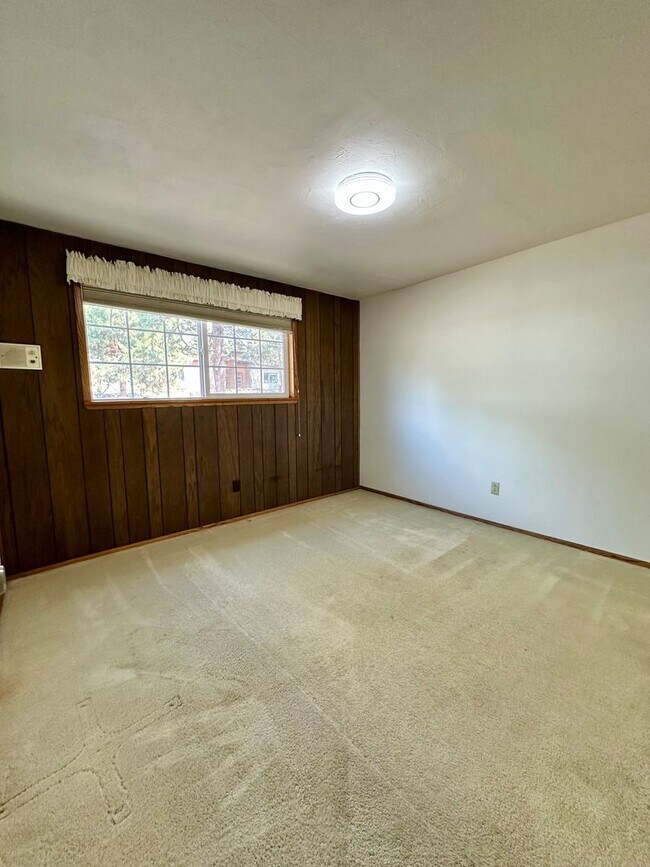 Building Photo - 1409 NW Portland Ave