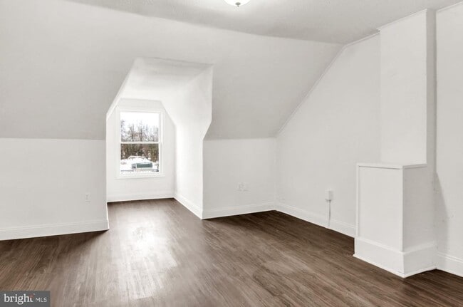 Building Photo - Coming Soon! Charming 3 Bedroom, 1.5 Bath ...