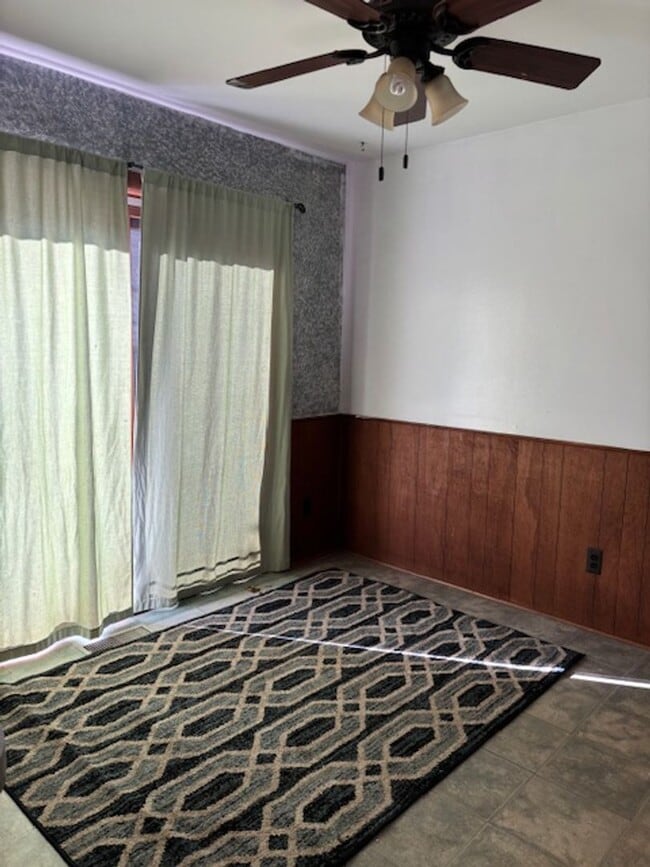 Building Photo - 3 BED, 1.5 BATH IN DOWNTOWN PLYMOUTH