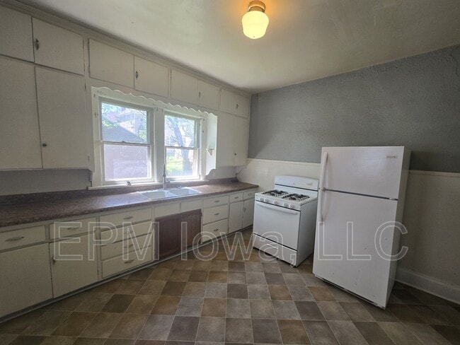 Building Photo - 408 Locust St