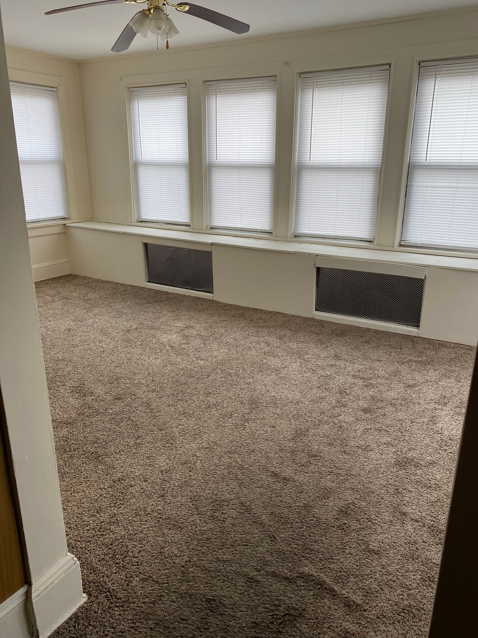 Building Photo - 63 E Railroad Ave