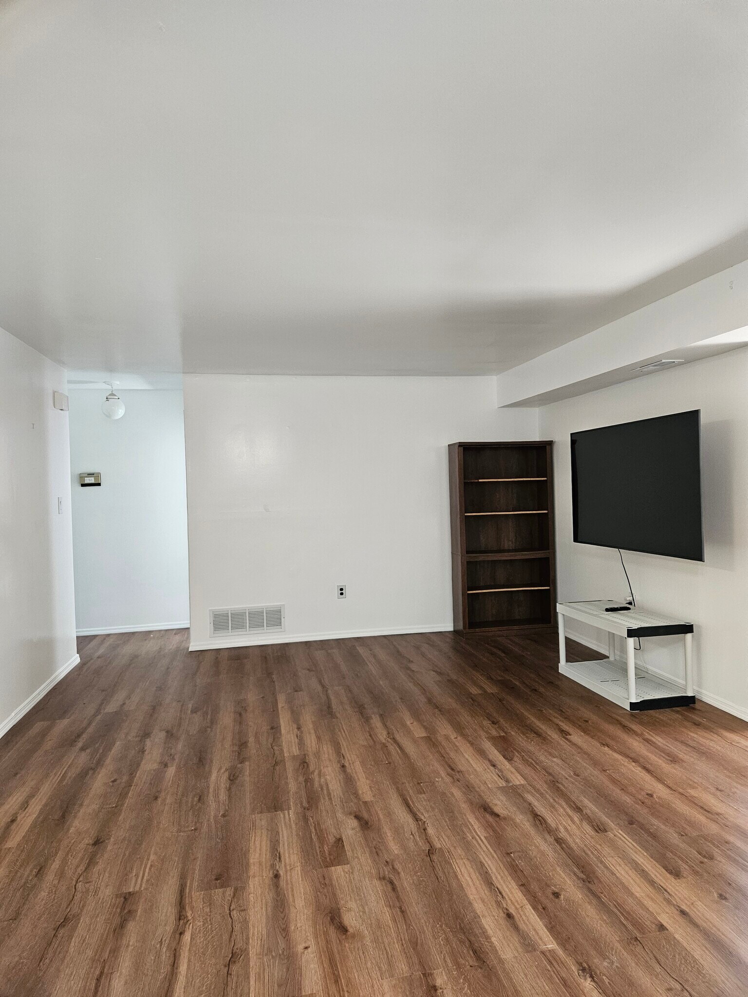 Building Photo - 57A W Bluebell Ln