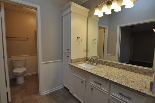Building Photo - Coming Soon: Stunning 3 Bedroom, 2 Bathroo...