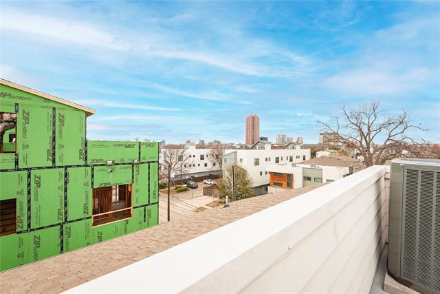 Building Photo - 1901 N Carroll Ave