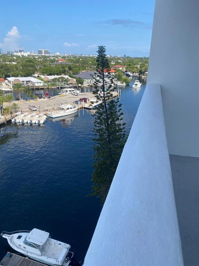 Building Photo - 13155 Ixora Ct