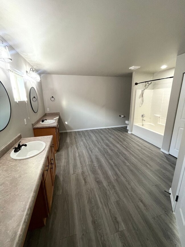 Building Photo - Beautiful Open Concept 4 Bedroom 2.5 Bath Home with Fenced Yard  in Gated Community