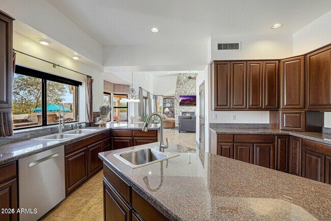 Building Photo - 8171 E Whispering Wind Dr