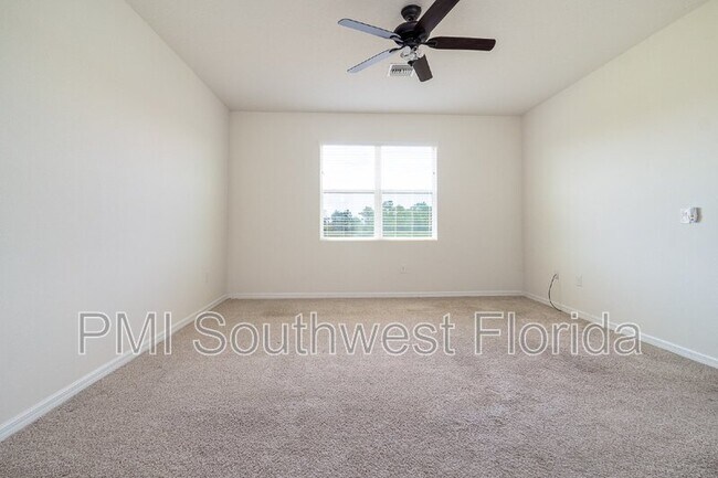 Building Photo - 5928 Silver Palm Blvd