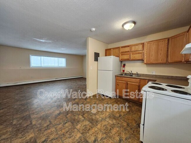 Building Photo - 815 N Park St