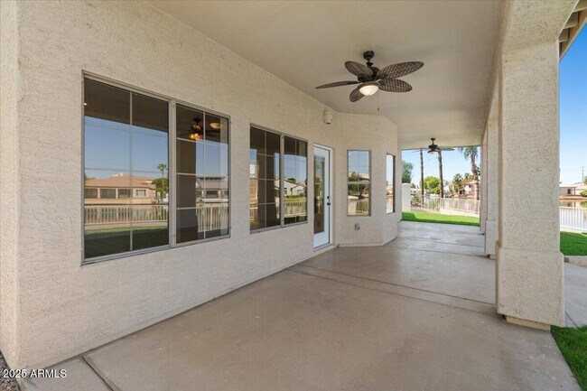 Building Photo - 1414 N Palmsprings Dr