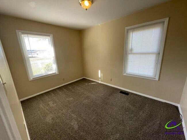 Building Photo - 111 Nix Way