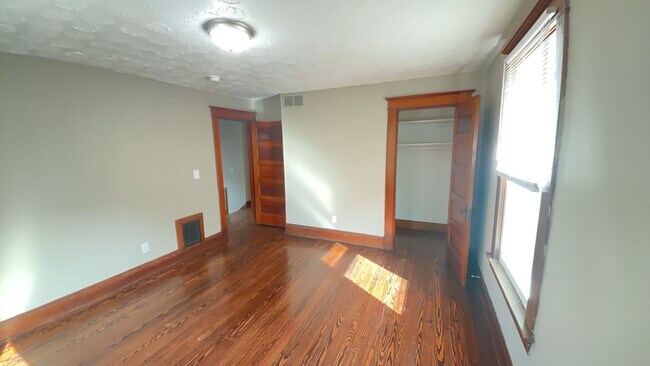 Building Photo - 669 Franklin St