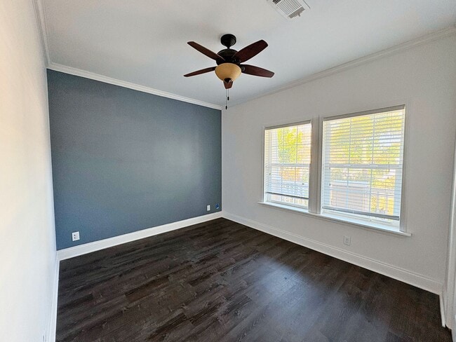 Building Photo - Beautiful 3-Bedroom Home in Seminole, FL!