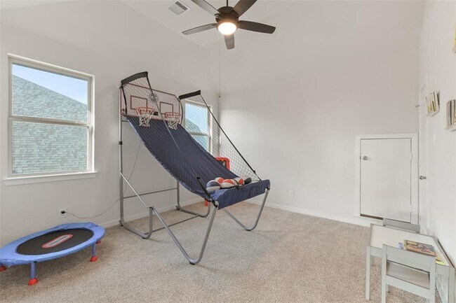 Building Photo - 17366 Camillia Trails