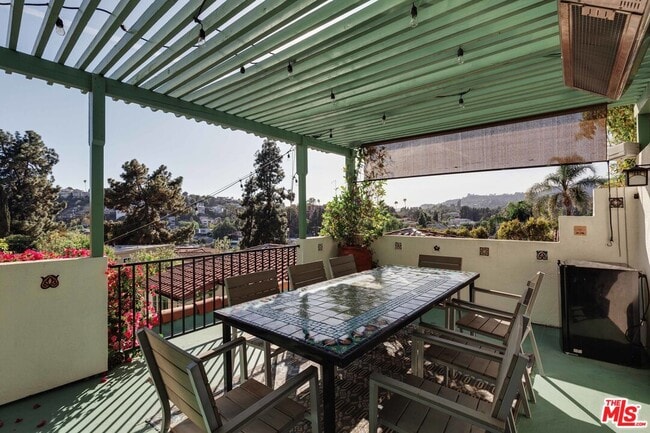 Building Photo - 3024 Angus St