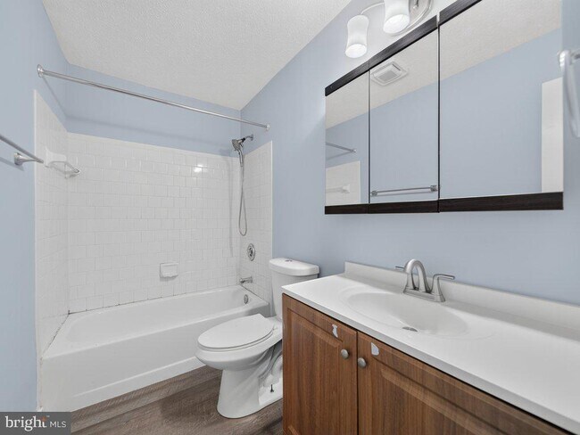 Building Photo - 801 High Plain Dr