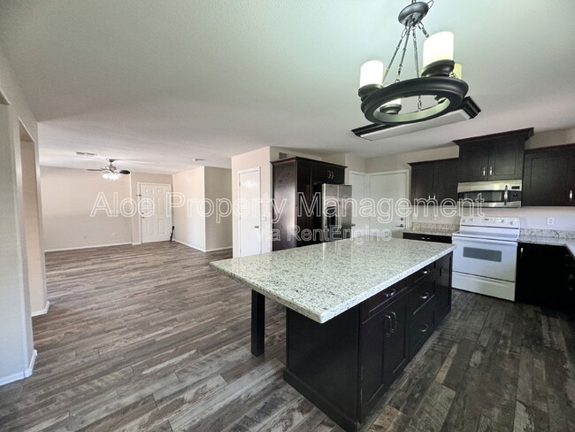 Building Photo - 9138 W Ross Ave