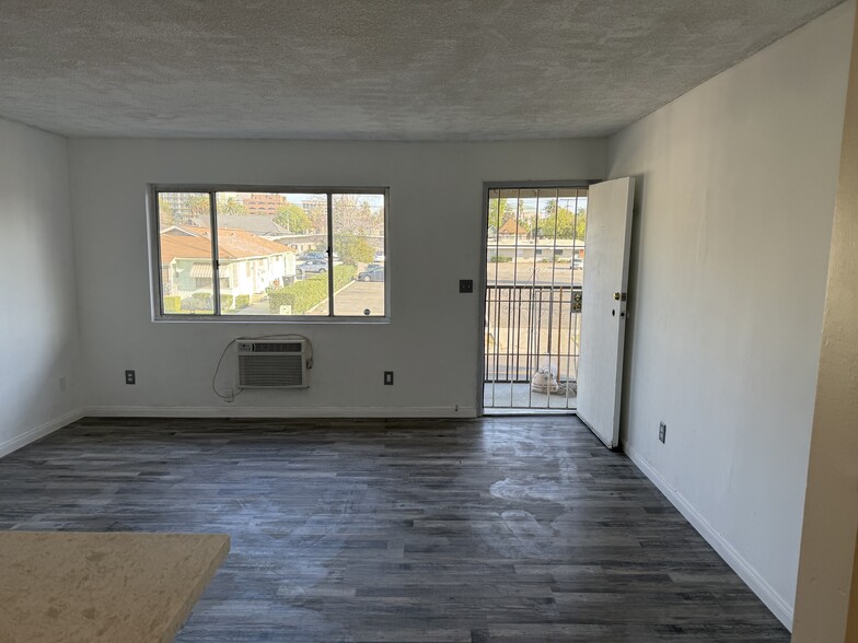 Living room - 4215 11th St