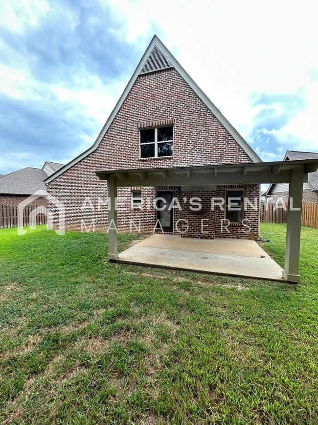 Building Photo - DEPOSIT PENDING! Home in Hoover!!! View with 48 Hours Notice!