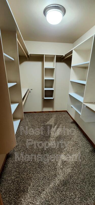 Building Photo - 518 S Benjamin Ave