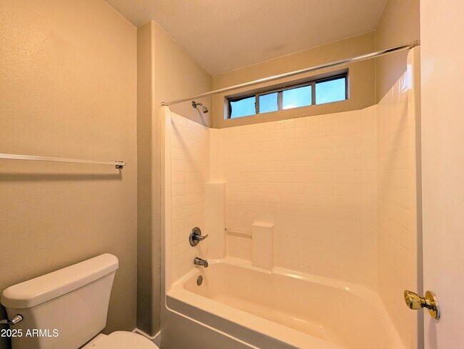 Building Photo - 7059 W Gardenia Ave