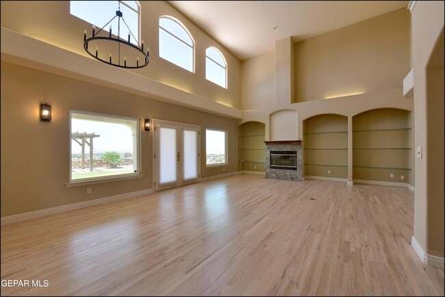 Building Photo - 6732 Pearl Ridge Dr