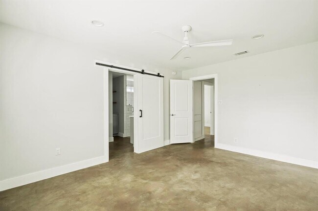 Building Photo - 2513 Broken Oak Dr