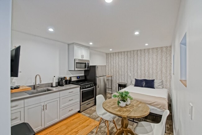 Building Photo - 200-202 39th Street