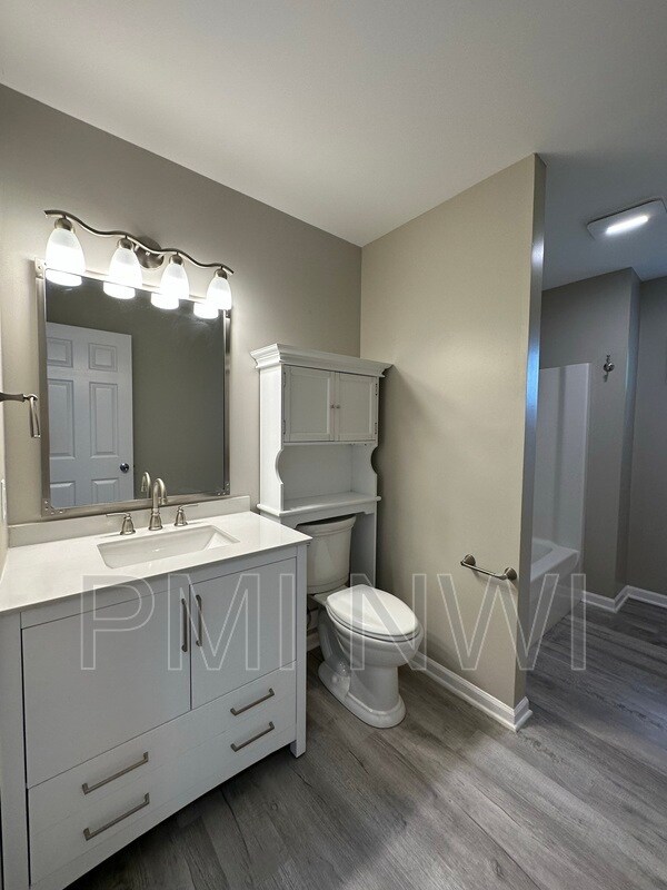 Building Photo - 219 Sandalwood Dr