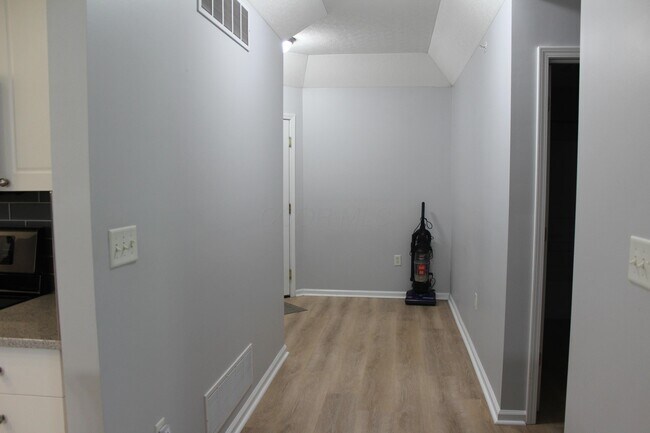 Building Photo - 7774 Essex Gate Dr