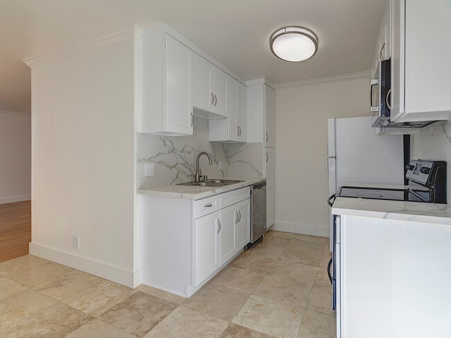 Building Photo - 2884 Sawtelle Blvd