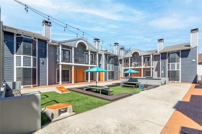 Building Photo - 2710 Nueces St