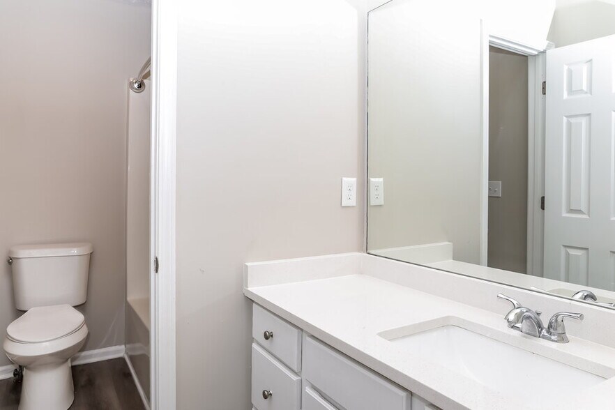 Building Photo - 652 Adams Landing Ct