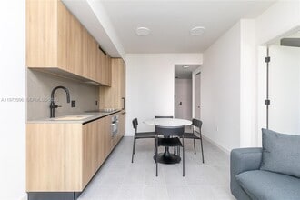 Building Photo - 121 NE 5th St