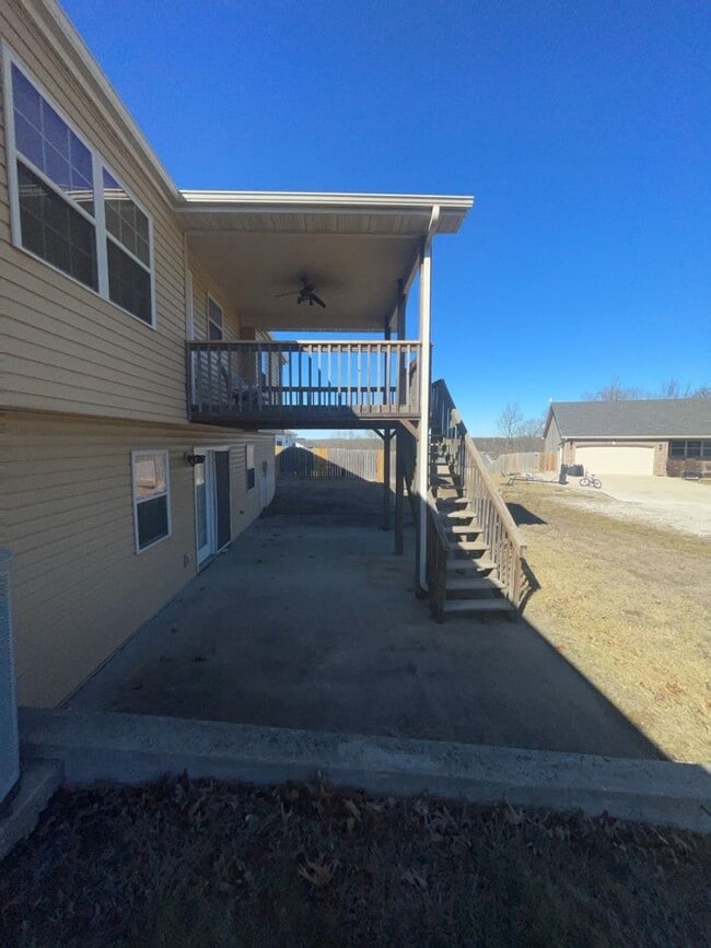Building Photo - Gorgeous Custom 5 Bedroom, 3 Bathroom Home...
