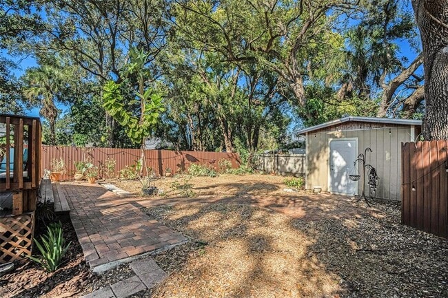 Building Photo - 1014 E Emma St