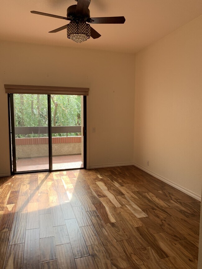Master bedroom #1 with balcony south facing - 2601 S Broadmoor Dr