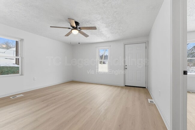 Building Photo - 16 Flint St