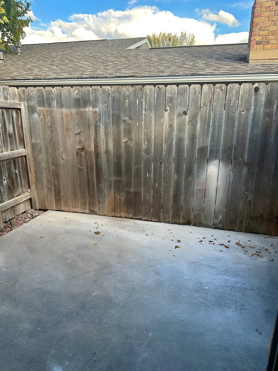 Private patio - 1302 Thornridge Rd
