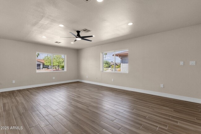 Building Photo - 4913 E Acoma Dr