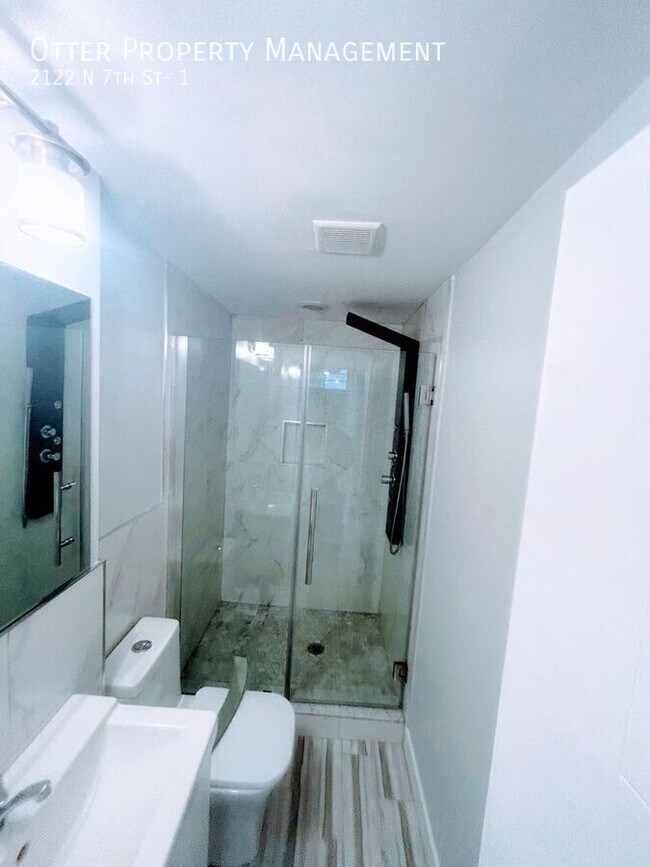 Building Photo - 2122 N 7th St