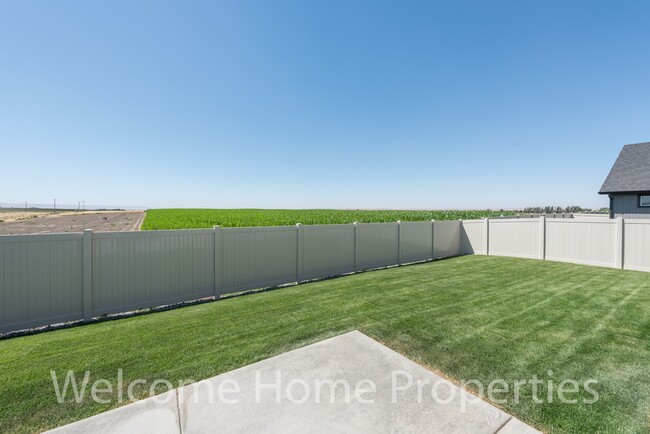 Building Photo - Beautiful Home in a Secluded Neighborhood