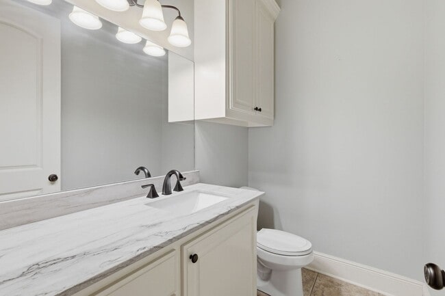 Building Photo - 1549 L'Acadie Dr